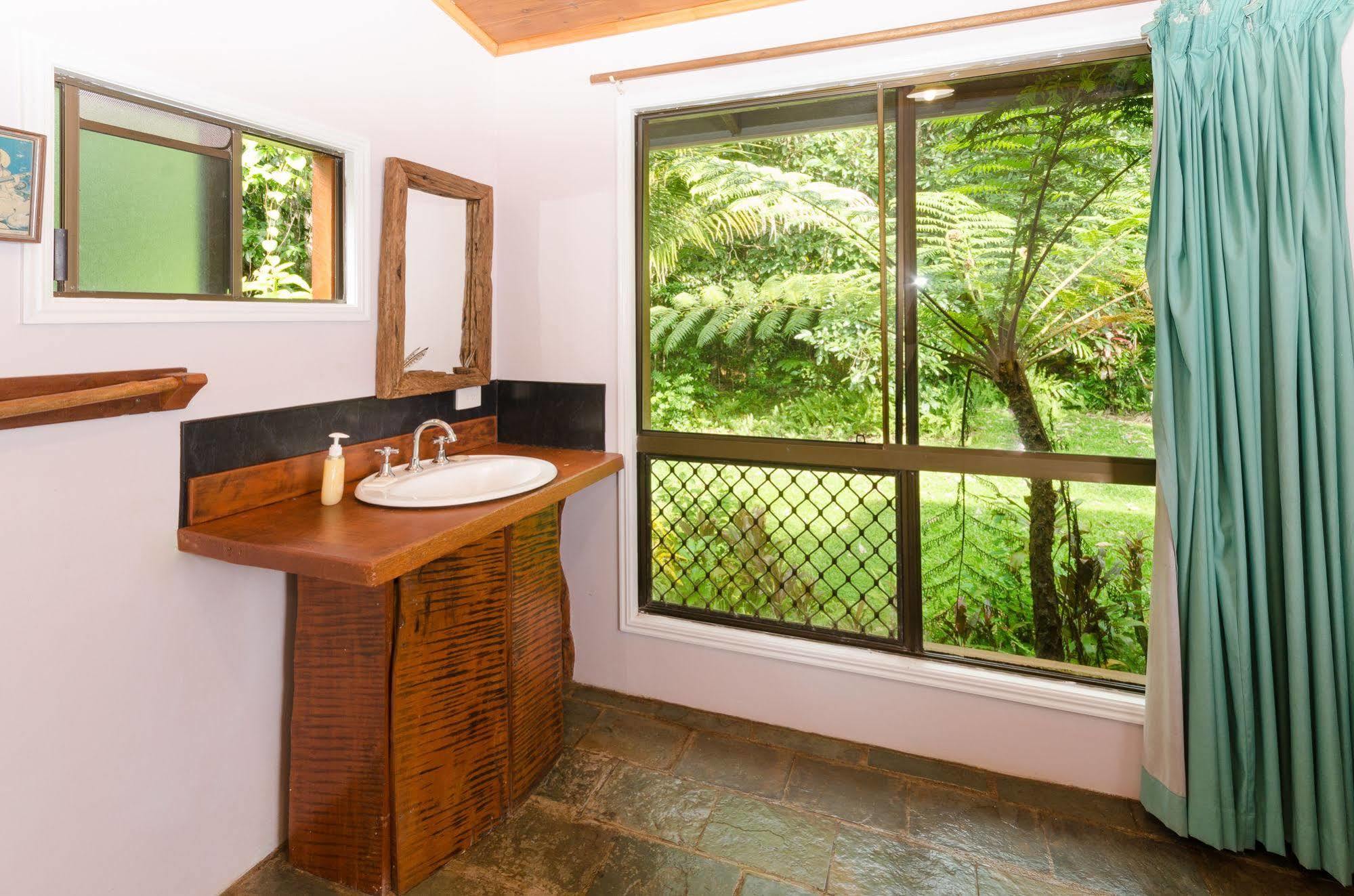 Epiphyte B & B Cow Bay Esterno foto